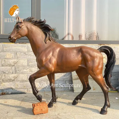 Украшение стены в натуральную величину Статуя лошади из стекловолокна Скульптура животных из смолы
